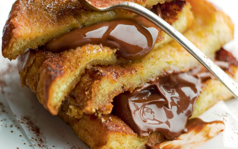 Brioche perdue au chocolat parfait pour le petit-déj